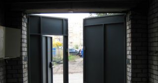 Купить гаражные ворота распашные Миасс, цена от 3918 руб.